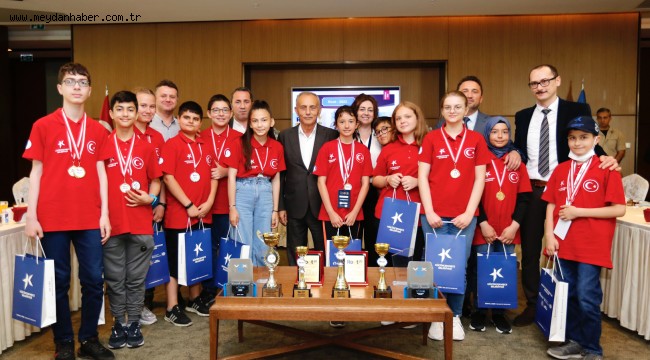 5688 ÖĞRENCİYİ ELEYEREK, KÜÇÜKÇEKMECE'NİN GURURU OLDULAR