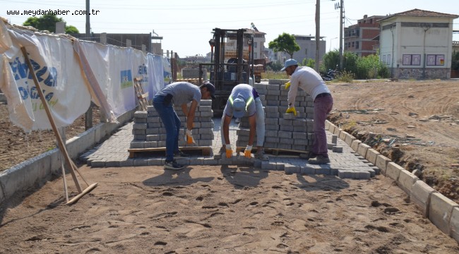 Ahmetli'nin Sokaklarında Parke Taşı Çalışmaları Devam Ediyor