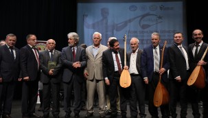 AŞIK ŞENLİK ESENLER'DE ANILDI