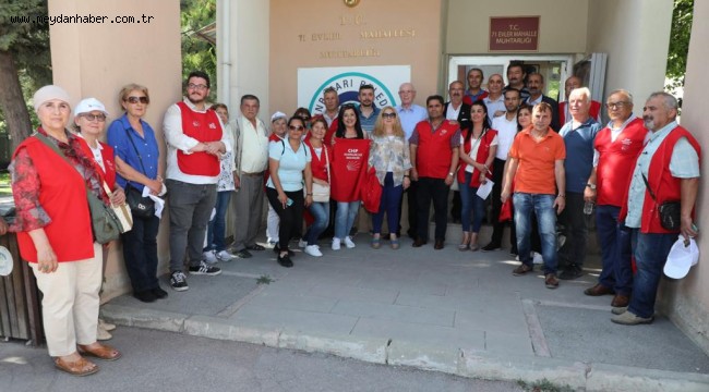 Başkan Kurt 71 Evler Mahallesine gitti vatandaşı ve esnafı dinledi