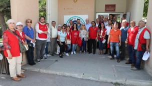 Başkan Kurt 71 Evler Mahallesine gitti vatandaşı ve esnafı dinledi