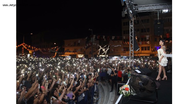 Bergama Melek Mosso ile coştu