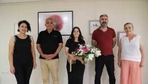 Bir Nefes Çiçek' Resim Sergisi Kartal Belediyesi'nde Açıldı