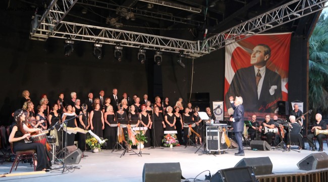 Bodrum Kalesi`nde Türk Sanat Müziği Rüzgarı