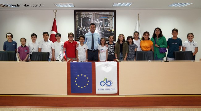 Çocuk Meclisi'nin Yeni Üyeleri Bir Araya Geldi