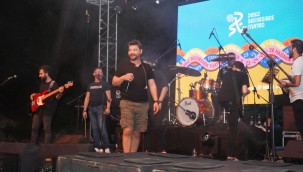 DENİZ SEVİYESİ TİYATRO FESTİVALİ AYVALIK'TA BAŞLADI