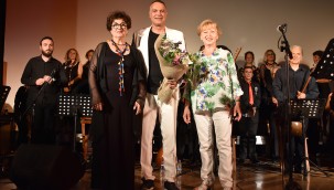 FOÇA'DA TÜRKÜLERLE YAZA MERHABA