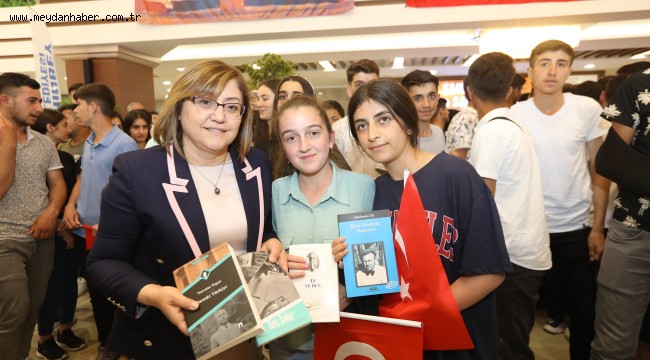 GAZİANTEP BÜYÜKŞEHİR'DEN OKUL KÜTÜPHANELERİNE 350 BİN KİTAP