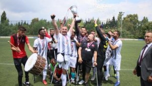 İzmir Büyükşehir Belediyesi Gençlik ve Spor Kulübü ilk üçte  Sezonu 19 galibiyetle tamamladı