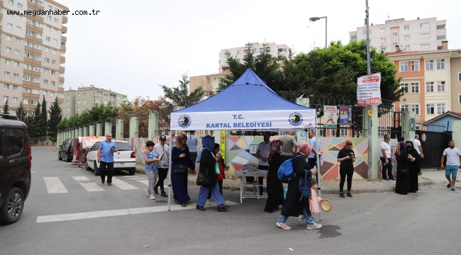 Kartal Belediyesi'nden LGS Öncesi Öğrencilere Su İkramı