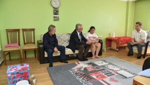 Keşan'da çocukların karne hediyesi sahipsiz sokak hayvanları