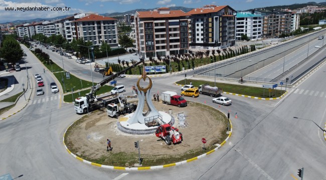 Lale ve Ay Yıldız'ın muhteşem uyumu