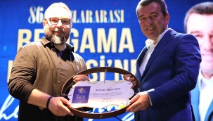 Mustafa Cihat Kılıç kendine has yorumuyla Bergama'yı mest etti