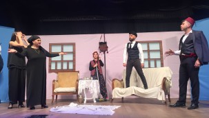 SİNCAN'DA YAZ TATİLİ TİYATROYLA DOLU DOLU GEÇİYOR