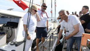 Yelkenlileriyle dünya turuna çıktılar
