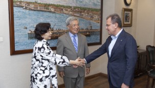 YÜZLERCE ŞEHRİN MASTER PLANLARINI HAZIRLAYAN DR. KWAAK, BAŞKAN SEÇER'İ ZİYARET ETTİ