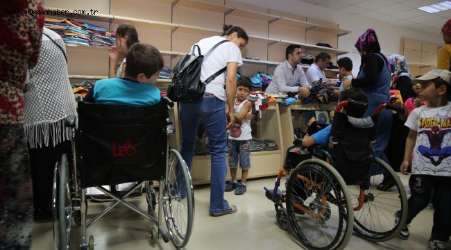 BAYRAMLIKLAR ETİMESGUT BELEDİYESİ'NDEN ÇOCUKLARIN YÜZÜ GÜLÜYOR