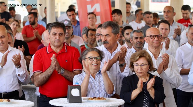 KARŞIYAKA'DA TOPLU İŞ SÖZLEŞMESİ SEVİNCİ 