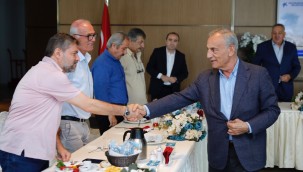 KÜÇÜKÇEKMECE BELEDİYE BAŞKANI KEMAL ÇEBİ MUHTARLARLA BİR ARAYA GELDİ BAŞKAN ÇEBİ MUHTARLARI AĞIRLADI