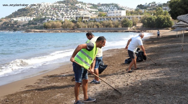 BODRUM'DA BELEDİYE VE SİTE SAKİNLERİNDEN PLAJ TEMİZLİĞİ 80 TORBA ATIK TOPLANDI