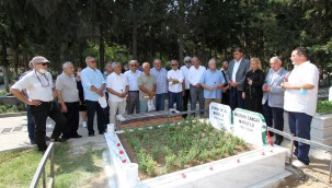 İZMİR BABA'YA MEZARI BAŞINDA ANMA