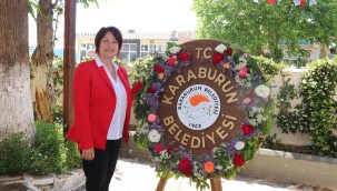 Karaburun Belediyesi üniversite adaylarının yanında