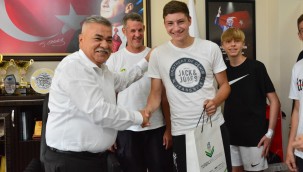 Torbalı'da 37 yıllık gelenek devam ediyor Alman öğrenciler,  'Kardeşlik' projesi  kapsamında Torbalı'ya geldi