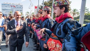 Başkan Soyer gaziler için düzenlenen törene katıldı