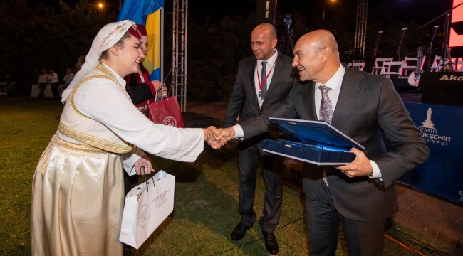 "Bugün belediye başkanı olarak değil Arnavut Mustafa Çavuş'un torunu olarak aranızdayım"