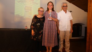 ÇEKİRDEK VE GAZOZ: YEŞİLÇAM'A BİR SAYGI DURUŞU