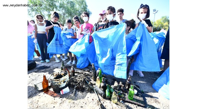 Çevre gönüllüleri İnciraltı Kent Ormanı'nda temizlik yaptı
