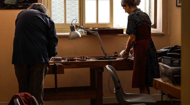 DEÜ ÇALGI YAPIM USTALARINI İZMİR'DE BULUŞTURDU