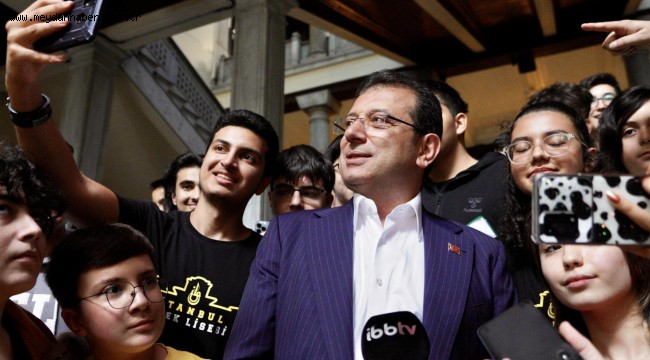 İMAMOĞLU 'ERTELEME' KARARINI ÖĞRENCİLERİN ARASINDA YANITLADI