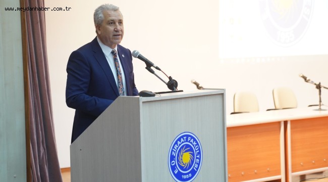 Öğrencilerden Rektör Budak'a "Yılın İlham Veren Lideri" ödülü