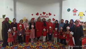 ANNE ÇOCUK OYUN EVİNDE KIRMIZI ŞENLİK