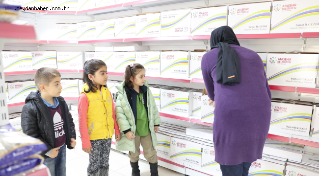 ATAŞEHİR BELEDİYESİ'NDEN 2 BİN 500 ÖĞRENCİYE KIRTASİYE DESTEĞİ