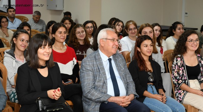 Atatürk Yükseköğrenim Kız Öğrenci Yurdu'nda keyifli söyleşi