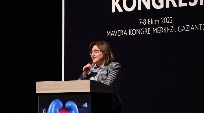 BAŞKAN ŞAHİN, BÖBREK NAKLİ YENİLİKÇİ UYGULAMALAR KONGRESİNE KATILDI