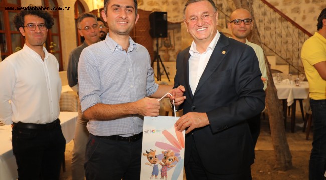 BAŞKAN SAVAŞ AKADEMİSYENLER İLE BULUŞTU