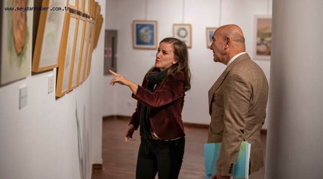 Başkan Soyer Doğanın Özü Sergisi'ni ziyaret etti