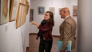 Başkan Soyer Doğanın Özü Sergisi'ni ziyaret etti