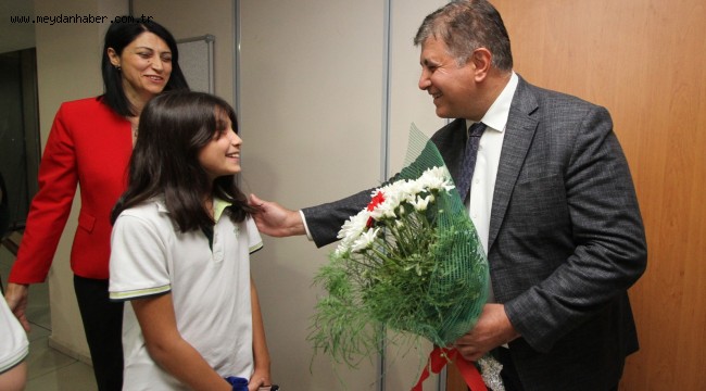 BAŞKAN TUGAY DUYARLI GENÇLERLE BULUŞTU