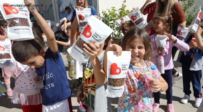 Bayraklı'da minikler can dostlarla buluştu