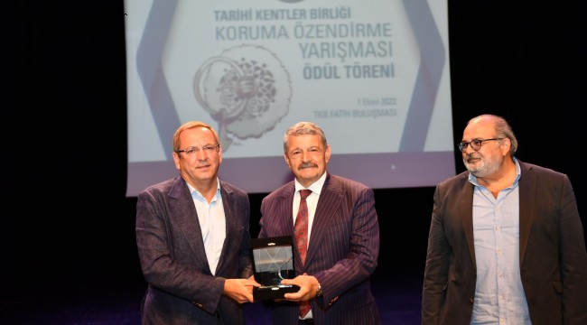 BU ÖDÜL TÜM AYVALIK'IN