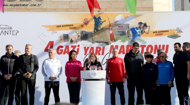 -GAZİANTEP'İN KURTULUŞUN 101'İNCİ YILI ETKİNLİKLERİ KAPSAMINDA 4'ÜNCÜ GAZİ YARI MARATONU KOŞULDU