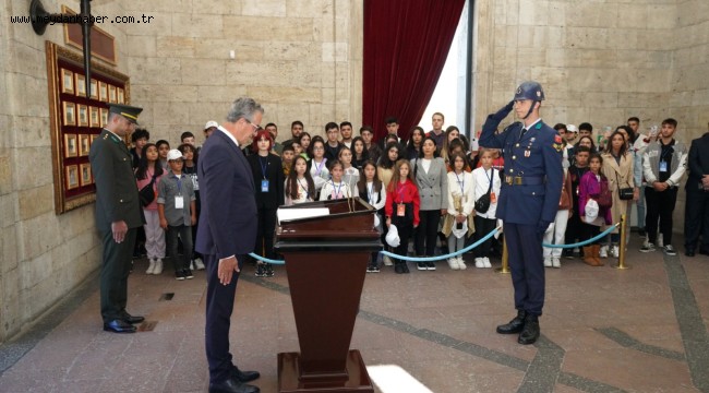 Gaziemirli çocuklar ve gençler Ata'sının huzurunda