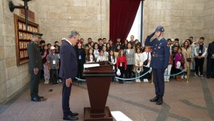 Gaziemirli çocuklar ve gençler Ata'sının huzurunda