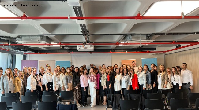 İzmirli kadın yöneticiler, EBRD tarafından uygulanan Kadın İşletmelerine Finansman ve Danışmanlık Desteği Programı için İzmir Ticaret Borsası ev sahipliğinde bir araya geldi