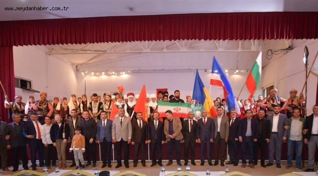 Kardeş Halk Dansları Topluluklarından Unutulmaz Gösteri