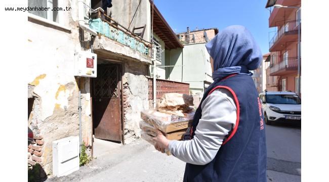 KARESİ BELEDİYESİ İHTİYAÇ SAHİPLERİNİ YALNIZ BIRAKMIYOR